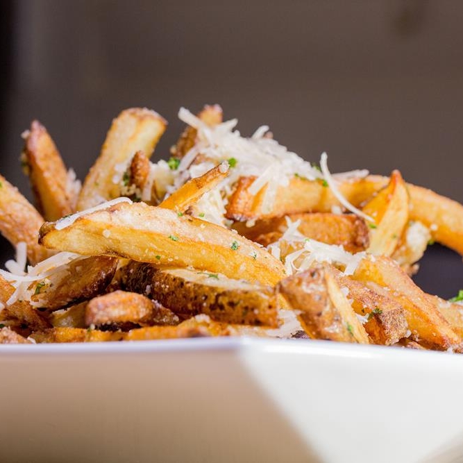Creole parm n truffle fries (Remoulade Aioli)